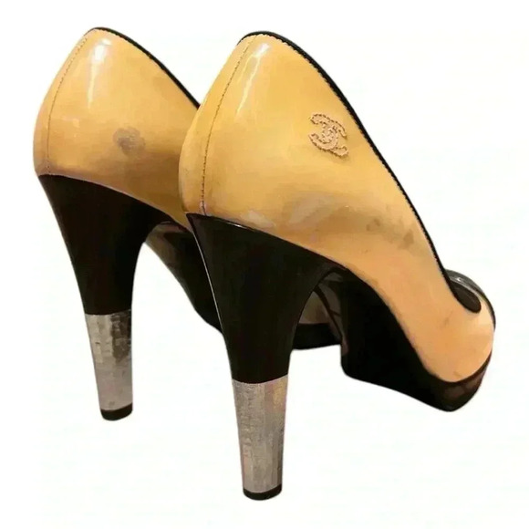CHANEL Women’s Two Tone Cap Toe Patent Leather Pumps with Metallic Heel. Sz 41.5 - Picture 6 of 12